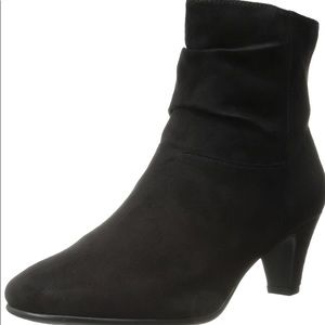 Black booties Aerosoles